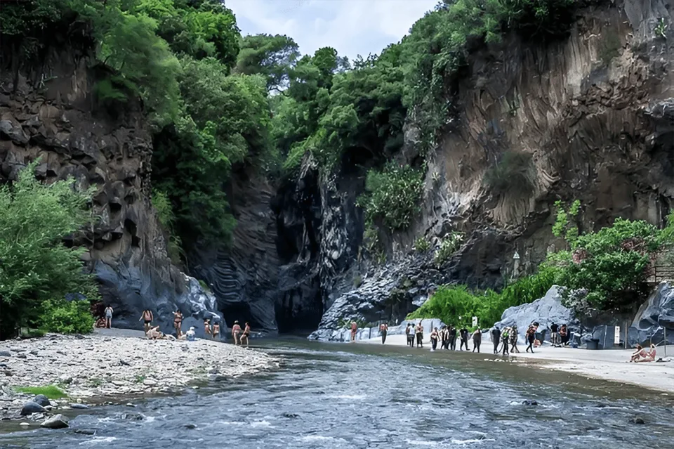 Sicily: Etna and Alcantara Gorges Full-Day Tour with Lunch